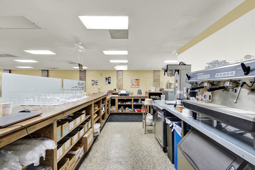 More Photos Of 830 Main St, Red Bluff Freestanding For Sale