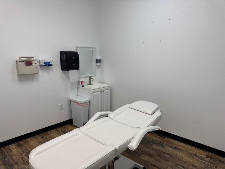 More Photos Of 1219 N Carpenter Rd, Modesto Storefront Retail Office For Lease