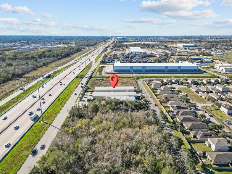 More Photos Of 8051 S Sam Houston Pky, Houston Warehouse For Lease