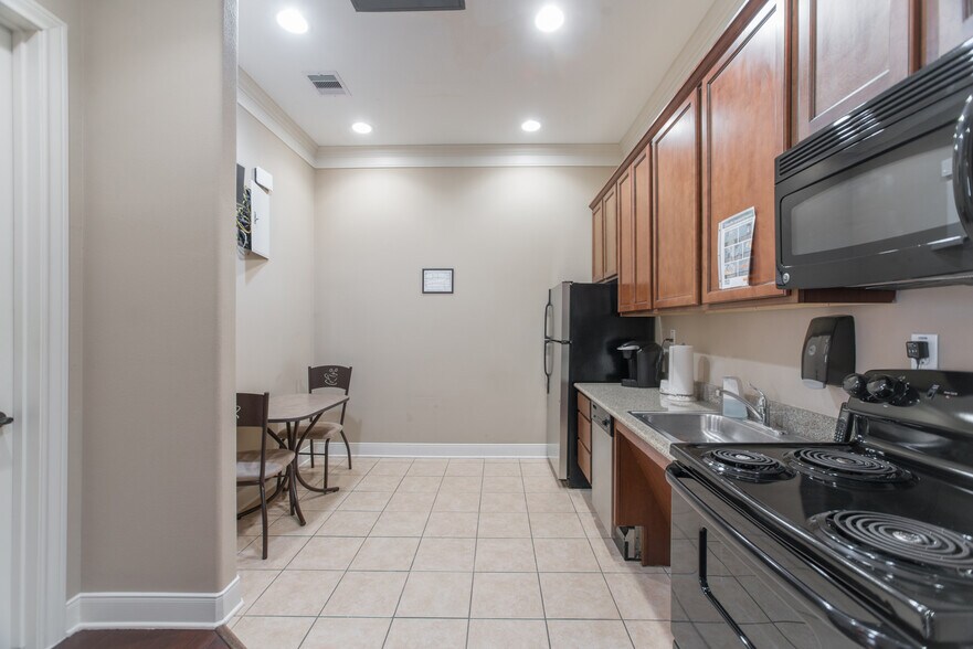 More Photos Of 4501 Cartwright Rd, Missouri City Unknown For Lease