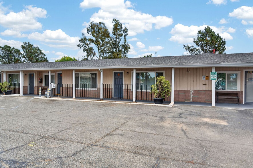 More Photos Of 2010 Feather River Blvd, Oroville Hotel For Sale
