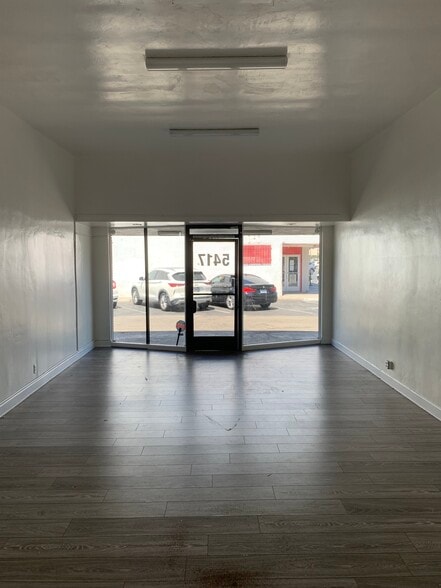 More Photos Of 5415-5425 Sepulveda Blvd, Culver City Storefront For Lease