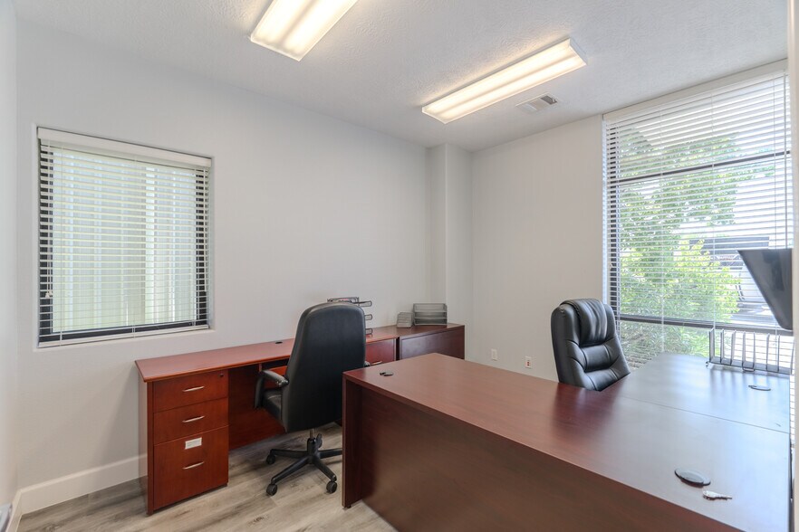 More Photos Of 8601 Fawn Trl, Conroe Warehouse For Sale