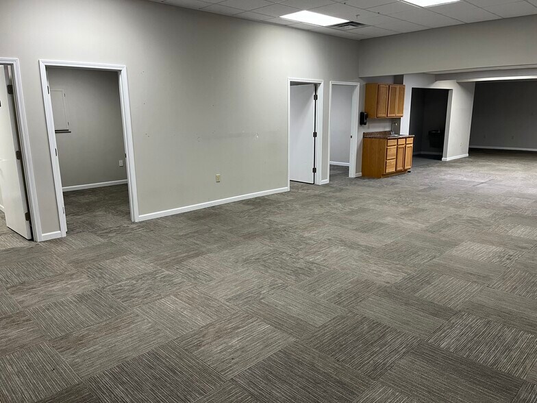 More Photos Of 604 Old Liverpool Rd, Liverpool Freestanding For Lease