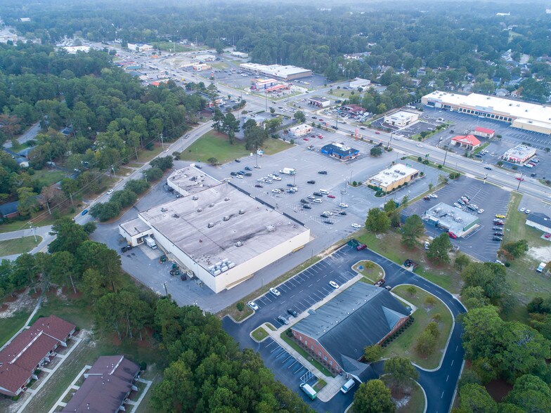 More Photos Of 3616-3650 Ramsey St, Fayetteville Freestanding For Lease