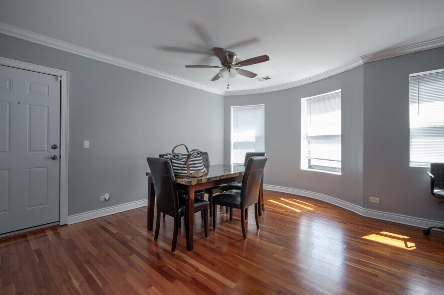 More Photos Of 4627 S Drexel Blvd, Chicago Apartments For Sale