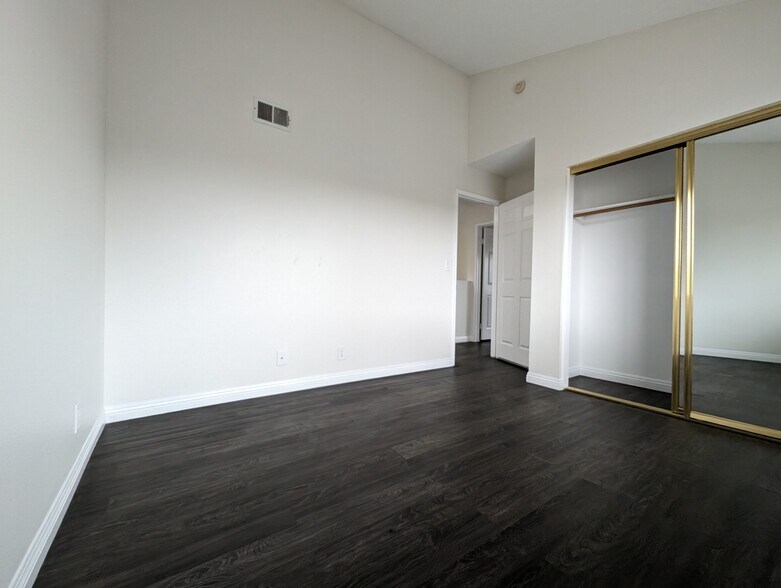 More Photos Of 16015 Halldale Ave, Gardena Multifamily For Sale