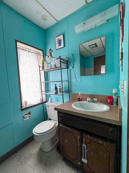 More Photos Of 70 N 31st St, Clinton Healthcare For Sale