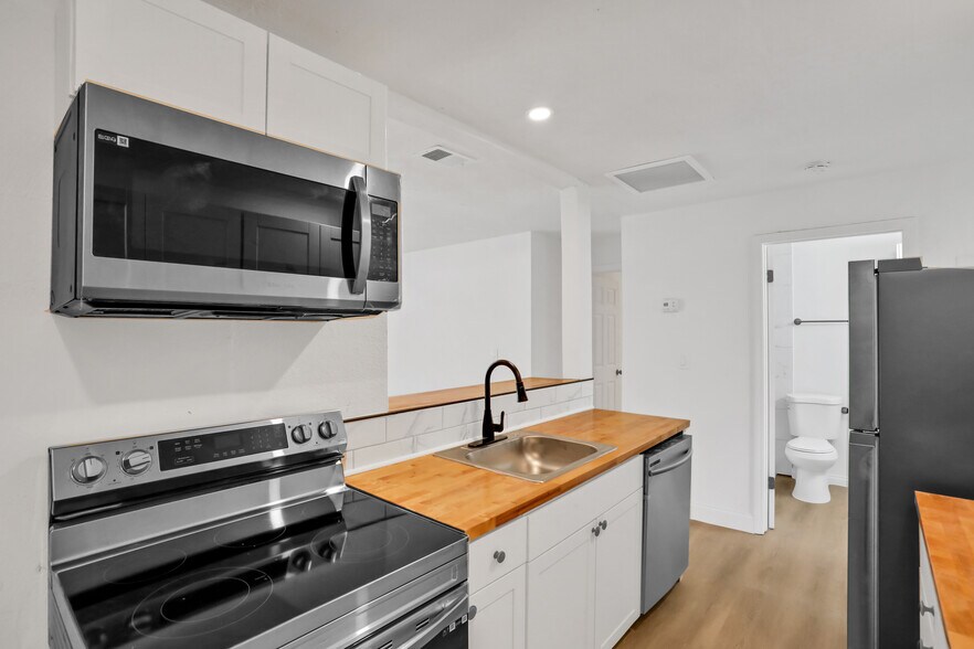 More Photos Of 1830 S Clyde Morris Blvd, Daytona Beach Apartments For Sale