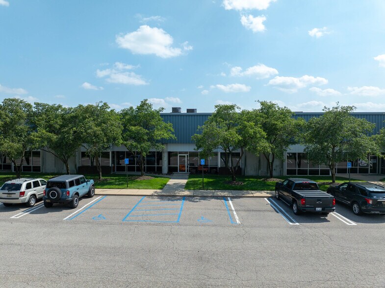 More Photos Of 13115-13131 Waco Dr, Livonia Warehouse For Lease
