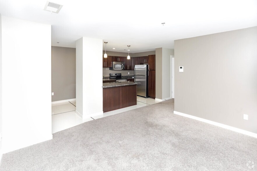 More Photos Of 607 E 2nd Ave, Flint Apartments For Lease