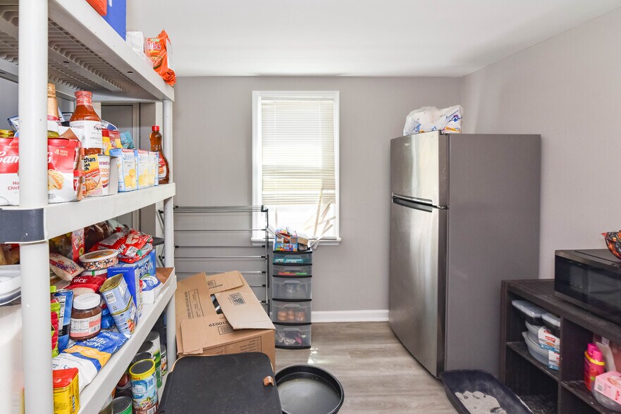 More Photos Of 3 Market St, Aberdeen Multifamily For Sale