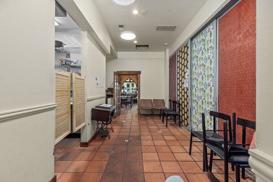 More Photos Of 442 High St, Lyons Restaurant For Sale