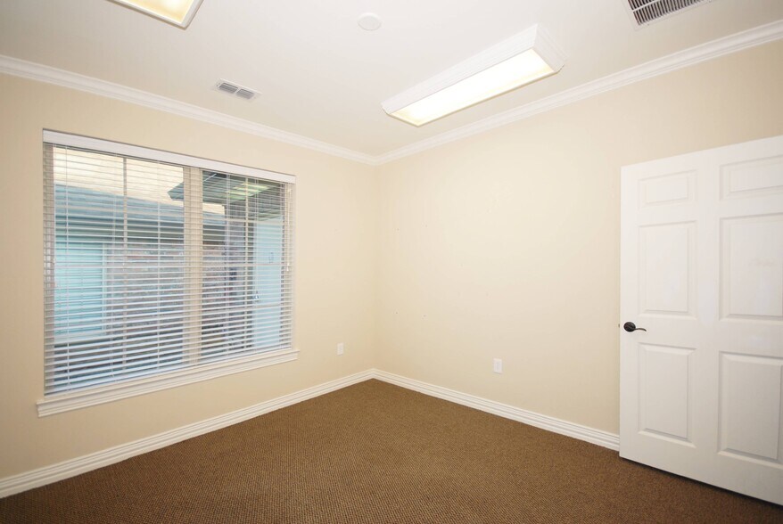 More Photos Of 425 Old Newman Rd, Frisco Unknown For Lease