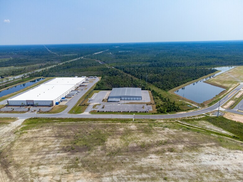 More Photos Of 7801 Commerce Blvd, Panama City Distribution For Lease