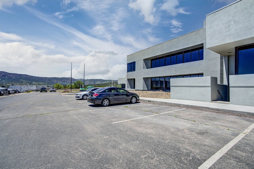 More Photos Of 18950 Base Camp Rd, Monument Office For Lease