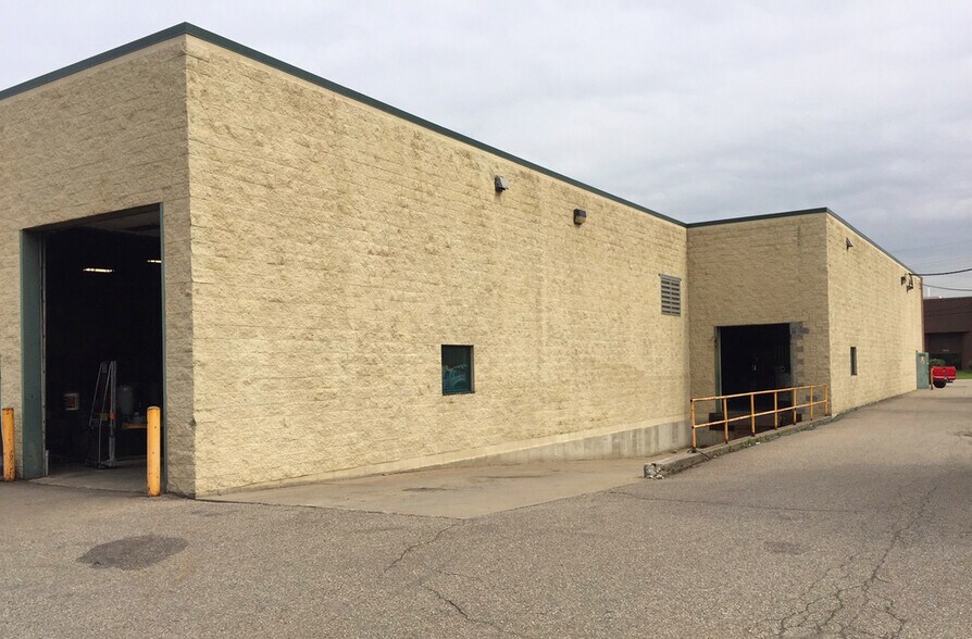 More Photos Of 41158 Koppernick Rd, Canton Township Warehouse For Lease