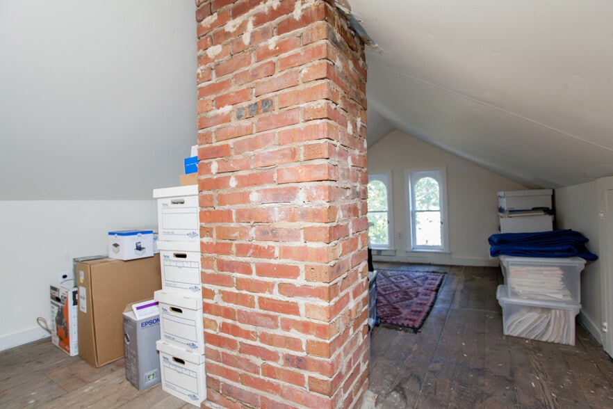 More Photos Of 24 N Main St, Lambertville Office For Sale