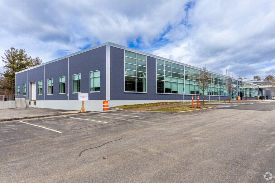 More Photos Of 10 Maguire Rd, Lexington Office For Lease