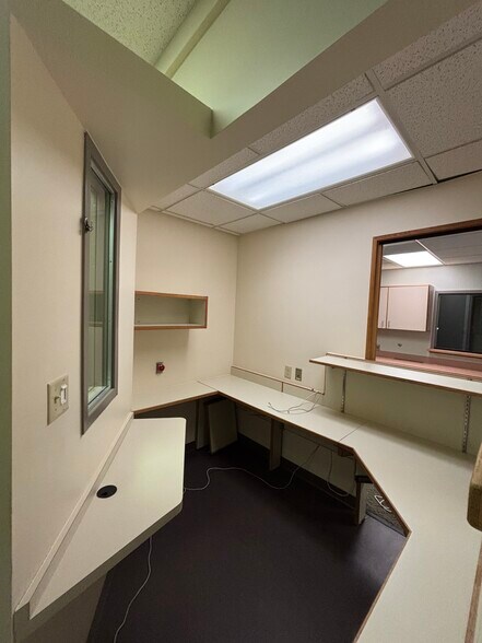 More Photos Of 600 Memorial Dr, Bella Vista Office For Lease