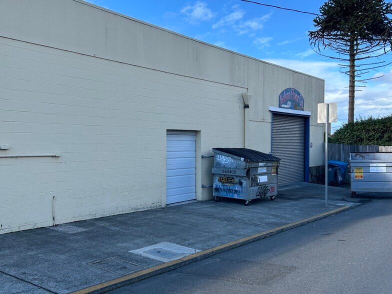 More Photos Of 400 Harris St, Eureka Storefront For Lease