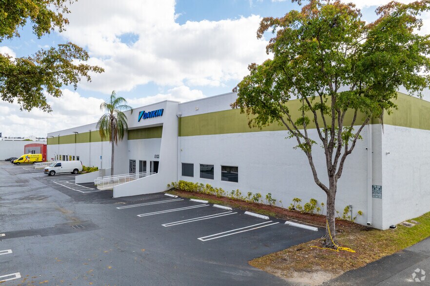 More Photos Of 1400 NW 88th Ave, Doral Unknown For Lease