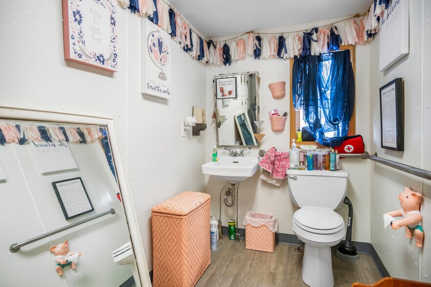 More Photos Of 34 White St, Fredonia Office For Sale