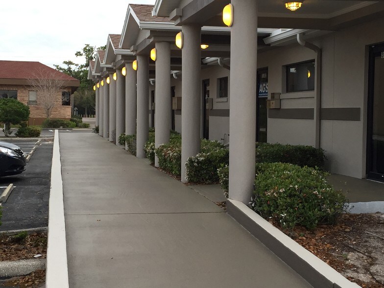 More Photos Of 31081-31089 US Hwy 19 N, Palm Harbor Office For Lease