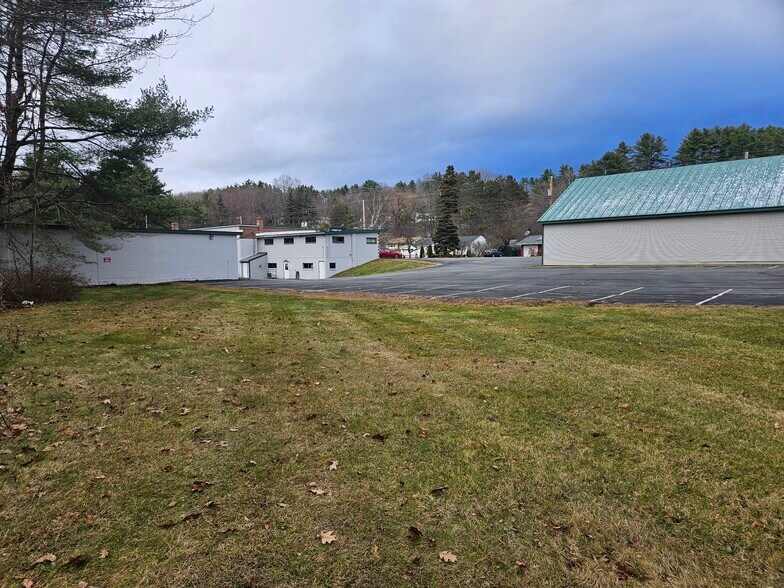 More Photos Of 240 Meriden Rd, Lebanon Flex For Sale