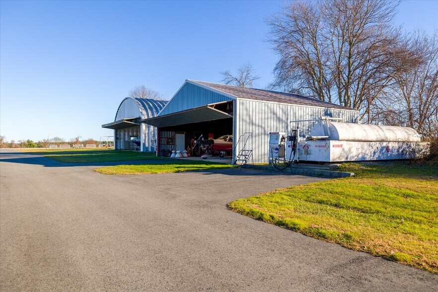 More Photos Of 89 Route 169, Woodstock Airport For Sale