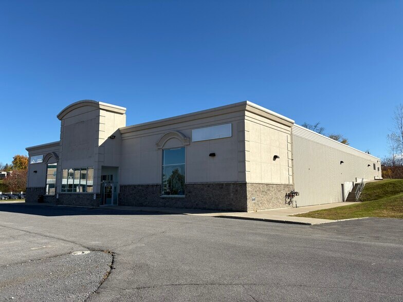 More Photos Of 2747 Chamberland St, Clarence-Rockland Freestanding For Sale