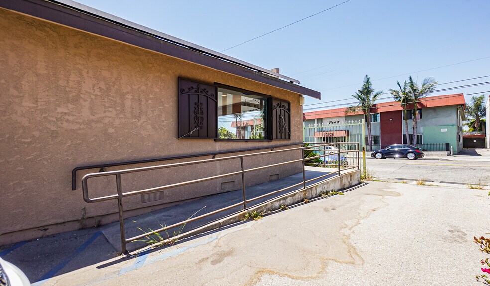 More Photos Of 10300 S Inglewood Ave, Inglewood Freestanding For Sale