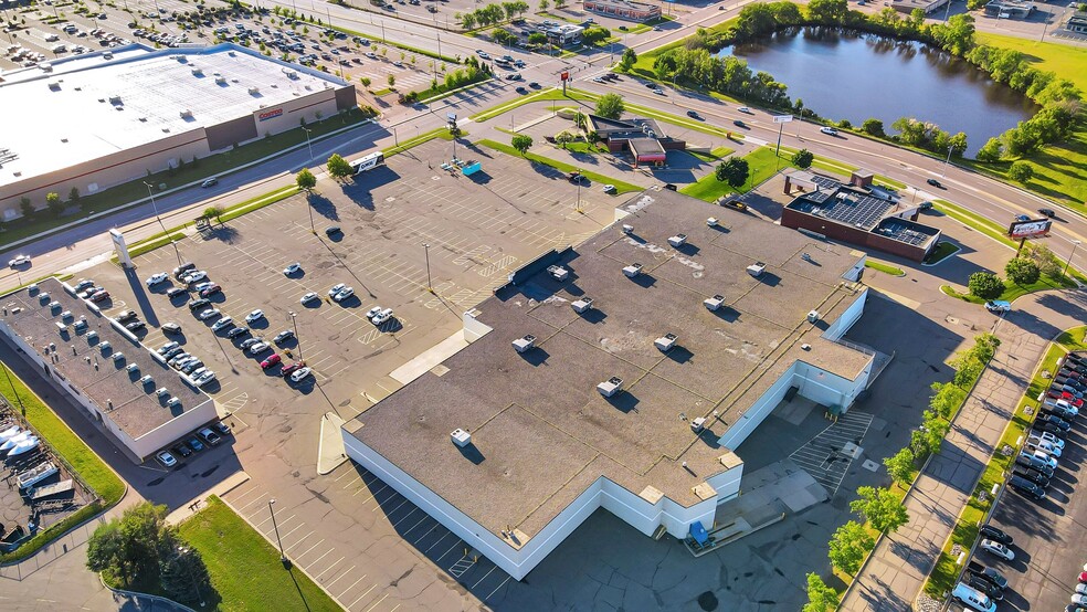 More Photos Of 250 33rd Ave S, Saint Cloud General Retail For Lease