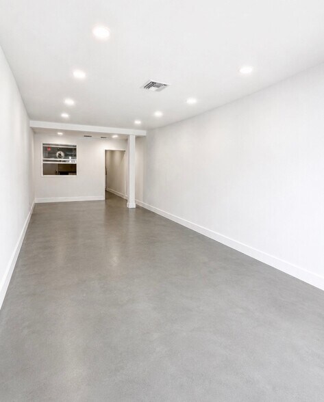 More Photos Of 29 S J St, Lake Worth Office For Lease