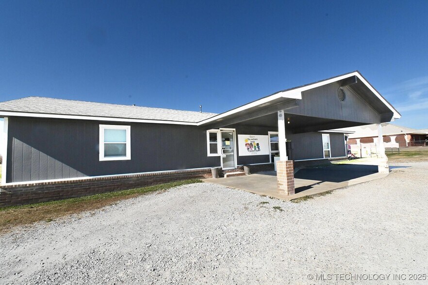 Primary Photo Of 1104 Campbell Rd, Warner Freestanding For Sale