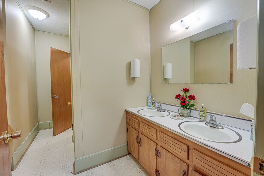 More Photos Of 1600 N Main St, Culpeper Lodge Meeting Hall For Sale