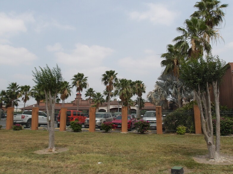 More Photos Of 1906 E Tyler Ave, Harlingen Loft Creative Space For Sale