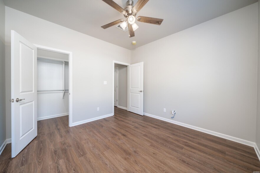 More Photos Of 102 & 106 Cheyenne St, Hot Springs National Park Apartments For Sale