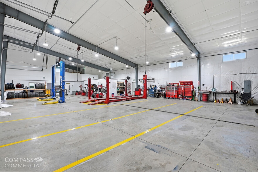 More Photos Of 188 W Sisters Park Dr, Sisters Warehouse For Sale