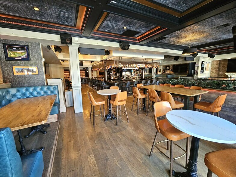 More Photos Of 1525 N Wells St, Chicago Storefront For Lease