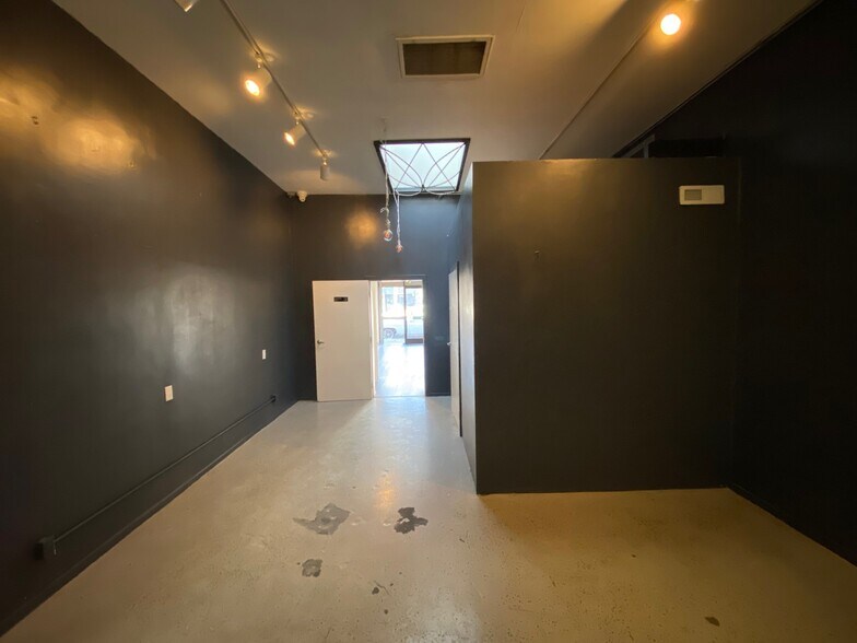 More Photos Of 7368-7374 Melrose Ave, Los Angeles Storefront For Lease