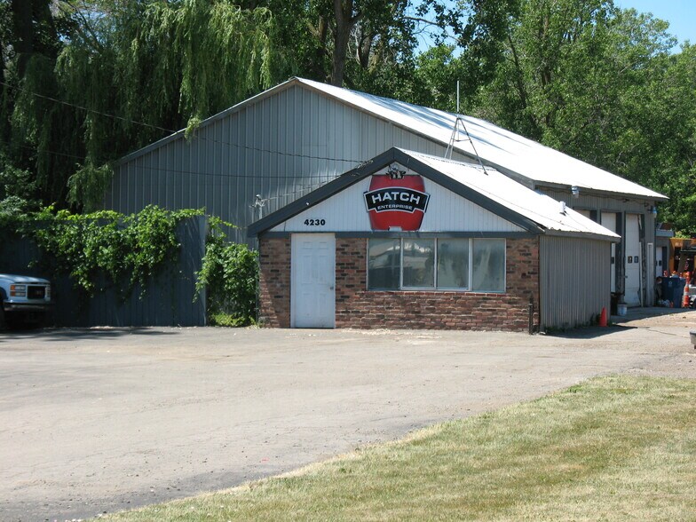 Primary Photo Of 4230 Dye Rd, Swartz Creek Warehouse For Sale