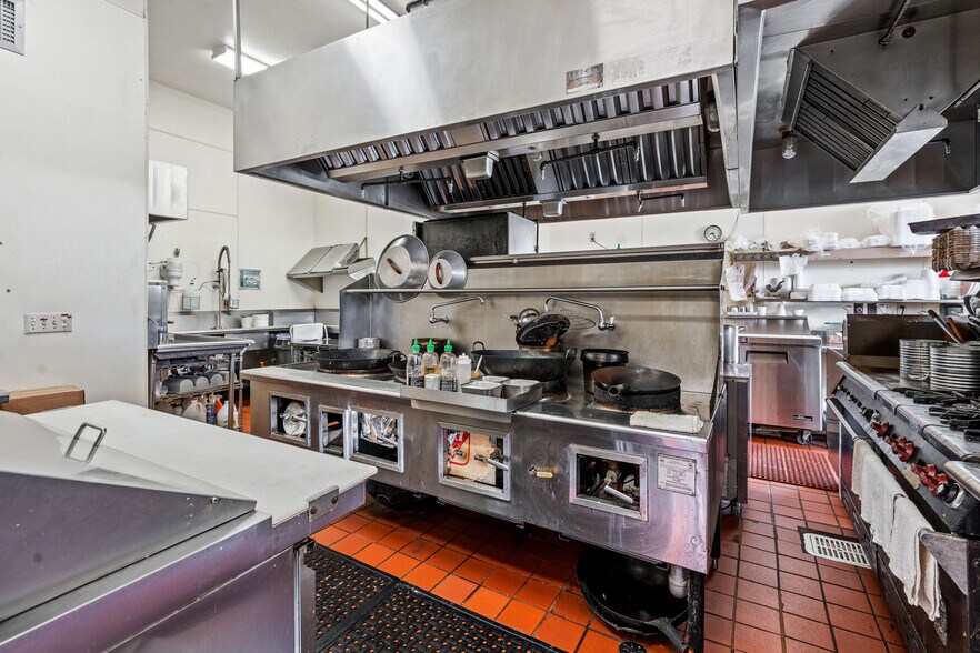 More Photos Of 116 W Ramsey St, Banning Restaurant For Sale