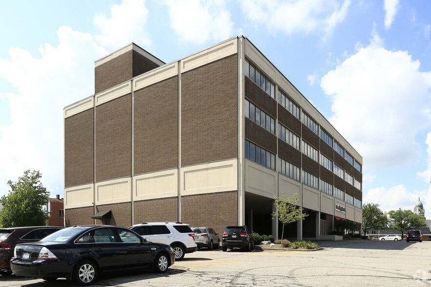 More Photos Of 8 N State St, Painesville Office For Lease