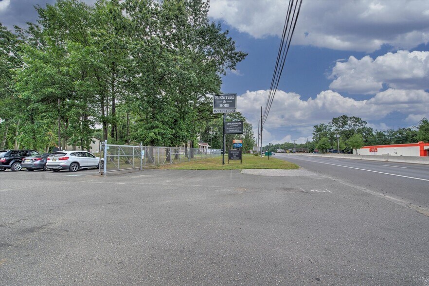 More Photos Of 1035 US Highway 9, Howell Storefront Retail Office For Lease