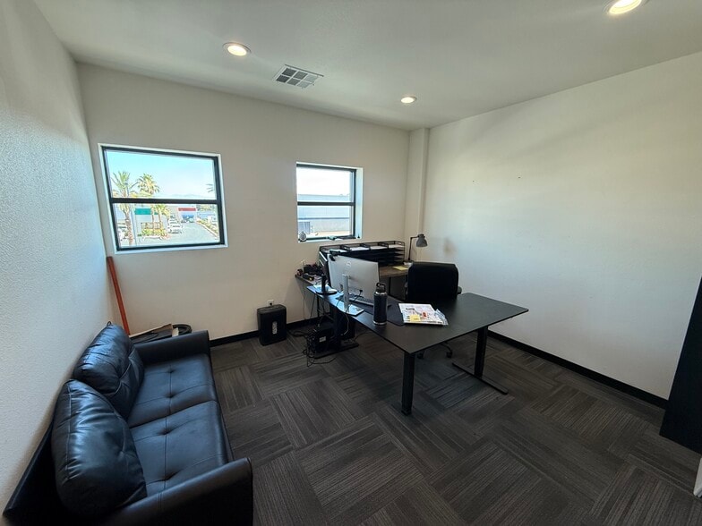 More Photos Of 6320 S Sandhill Rd, Las Vegas Warehouse For Lease