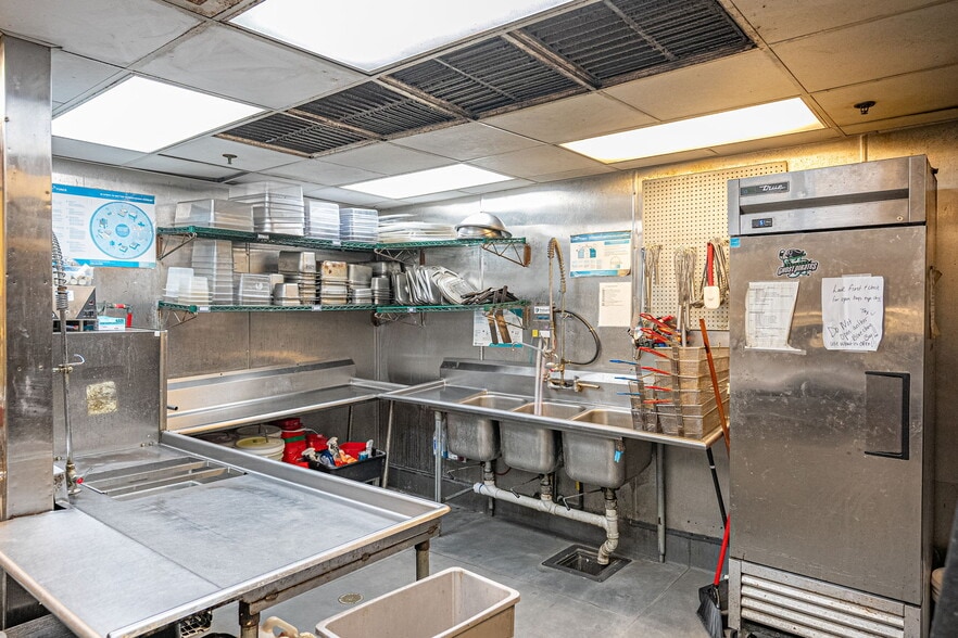 More Photos Of 209 W Congress St, Savannah Restaurant For Lease