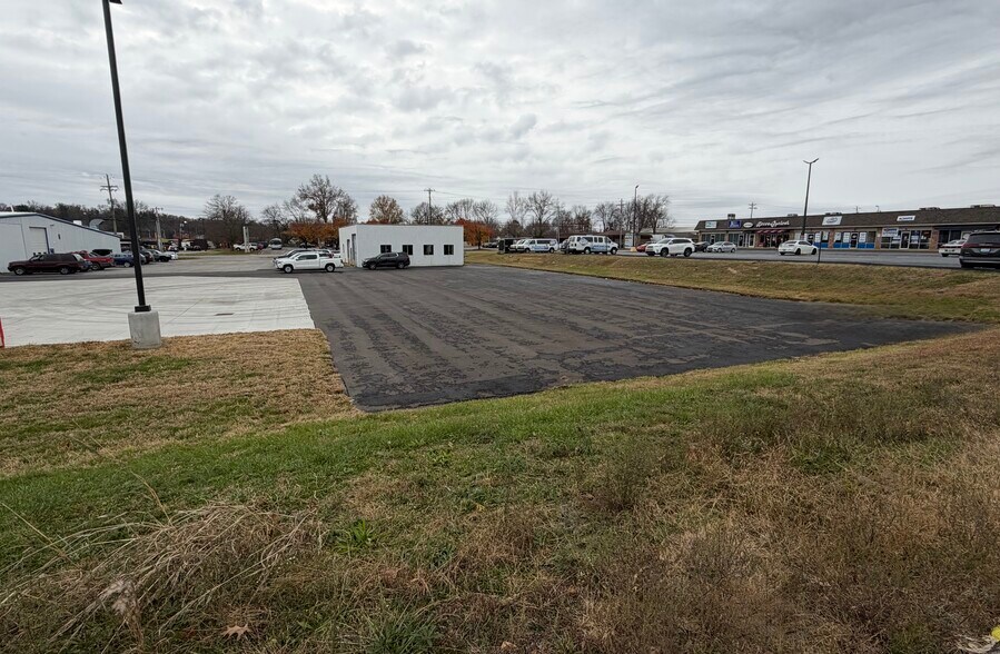 More Photos Of 319 Glades Rd, Berea Land For Lease