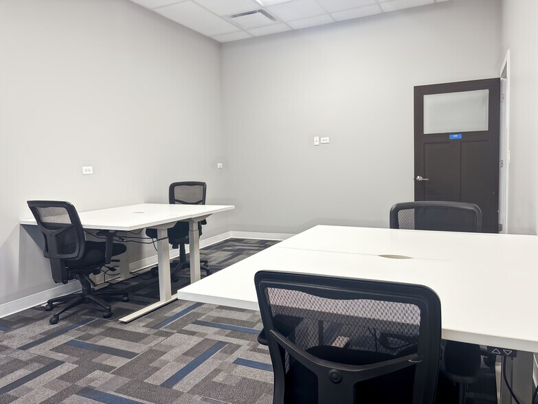More Photos Of 15631-15653 S 94th Ave, Orland Park Coworking Space