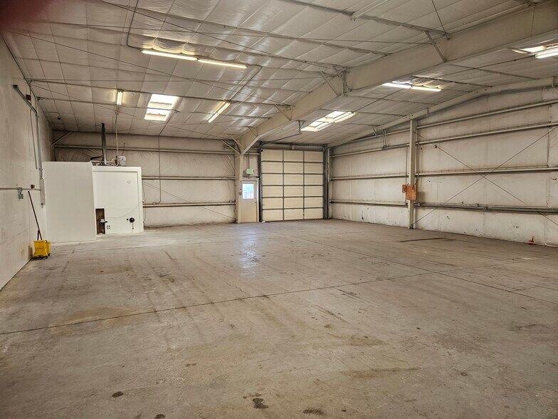 More Photos Of 1409 E Olive Ct, Fort Collins Warehouse For Lease